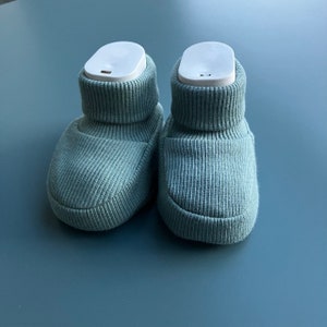 Minimal Neugeborene Erstlingsschuhe Neugeborenen Booties Gender Neutral Color Säuglingssocken Neugeborenen Socken Baby-Dusche-Geschenk Säugling Schuhe Grün