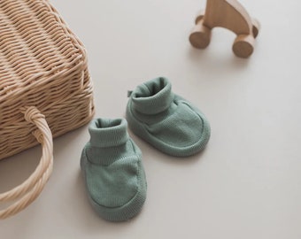 Minimely | Green Color Newborn Home Shoes | Newborn First Booties | Gender Neutral Color Infant Socks | Newborn Socks | Baby Shower Gift