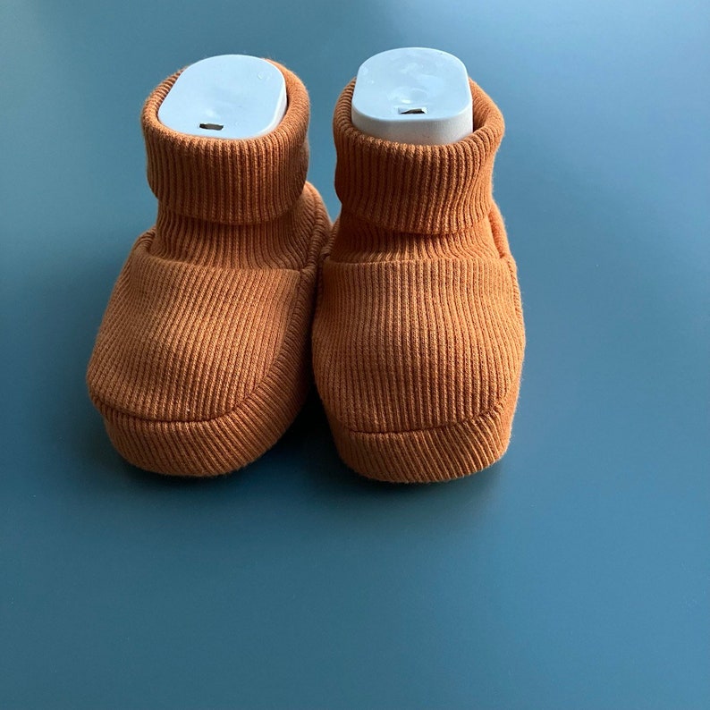 Minimal Neugeborene Erstlingsschuhe Neugeborenen Booties Gender Neutral Color Säuglingssocken Neugeborenen Socken Baby-Dusche-Geschenk Säugling Schuhe Cinnamon