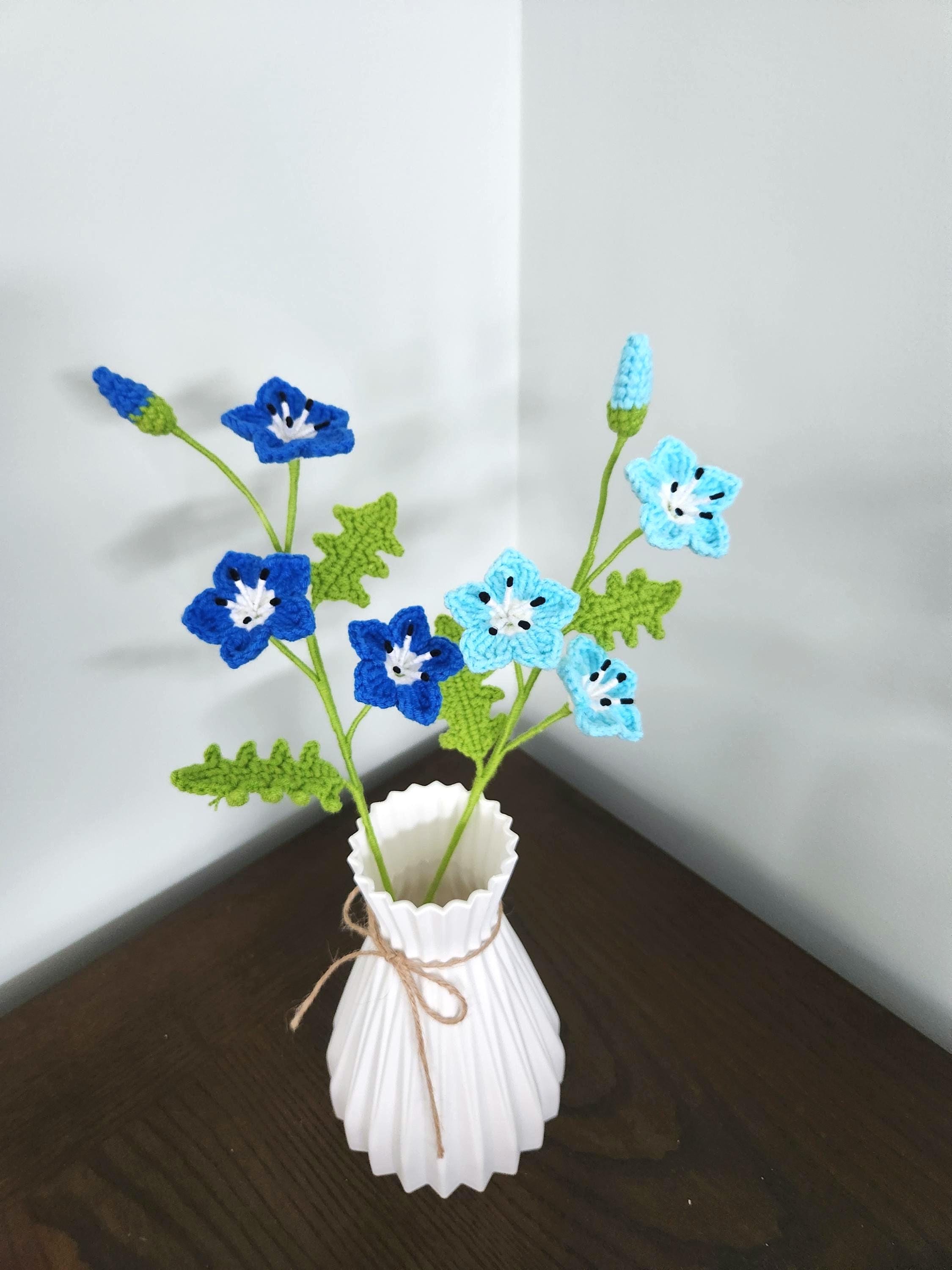 Crochet Baby Blue-eyes Flower: Handmade Nemophila Menziesii Decor