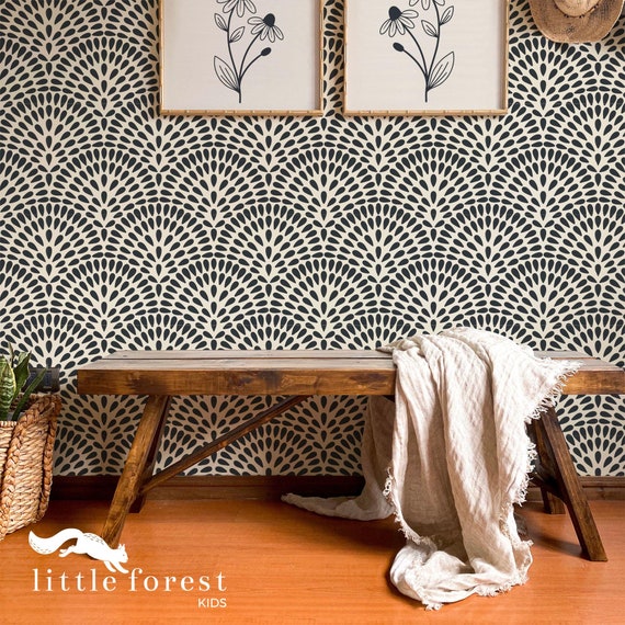 Classic scalloped wallpaper in black and beige, peel and stick wallpaper black, dark and elegant wallpaper removable, moody wallpaper black