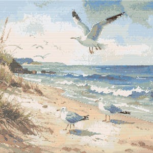 Puede incluir: Una pintura que representa una escena de playa con tres gaviotas. Una gaviota está volando en el aire, mientras que las otras dos están de pie en la playa de arena. El cielo es azul con nubes blancas, y el océano es de un color azul claro.