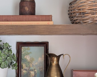 Vintage Krugvase aus Messing mit gebogenem Griff und Fuß