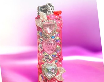 PINK  “queen of hearts”  junk Bic lighter