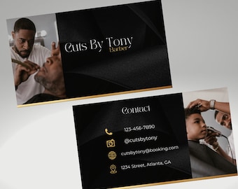 Puede incluir: Plantilla de tarjeta de visita negra y dorada para un barbero llamado Cuts By Tony. La tarjeta incluye información de contacto como un número de teléfono, una dirección de correo electrónico y una dirección física. El texto "Edit Your Business Card Online in Canva" está en la parte inferior de la tarjeta.