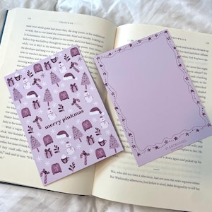 Tarjeta navideña rosa con lazos coquetos para niñas de Merry Pinkmas