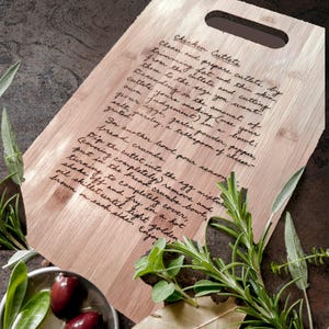 Handwritten Recipe Cutting Board | Personalized Cutting Board with Engraved Recipe | Gift for Mom, Grandma, or Mother&#39;s Day