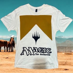 Camiseta Magic the Gathering: Impresión linográfica artística para llevar (negro vintage)