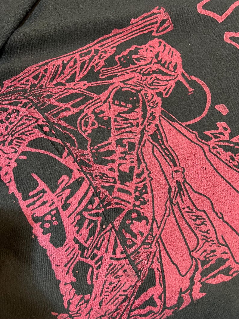 Sudadera con capucha de Magic the Gathering: diseño Earthbind estampado a mano, rosa brillante. imagen 3