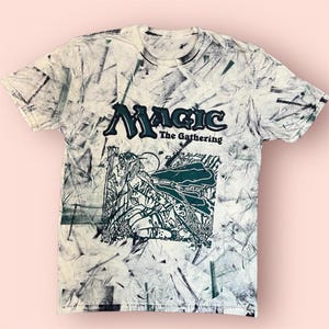 Handbedrukt MTG-shirt: Earthbind-blokdrukstijl