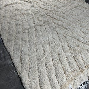 Hand-knotted Moroccan rug – Berber rug made of wool Boho style – unique Boho living style Moroccan rug made of natural wool