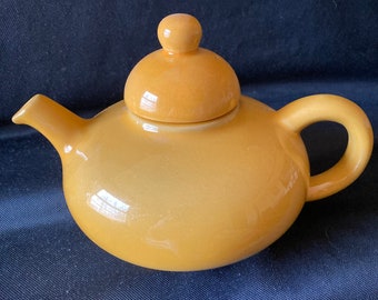 Hayhoe Flowerdale Canada Yellow Teapot Kitchenware Tableware Teatime