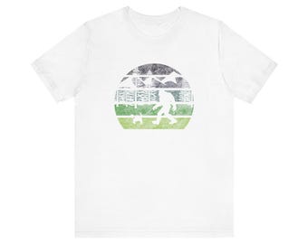 Camiseta con perro Sasquatch paseando: Camiseta gráfica de senderismo Bigfoot
