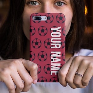 Personalisierte Fußball Muster iPhone Hülle: Individuell gefertigtes Namensgeschenk