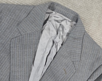 Woodmere Mens 40S Gray Pinstripe Two Button Notch Lapel Wool Suit