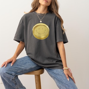 Pluribus Minimal Design Comfort Colors Vintage T Shirt