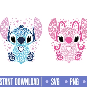 Puede incluir: Dos personajes de Stitch, uno azul y otro rosa, se representan en un patrón floral. El Stitch azul está a la izquierda y el Stitch rosa a la derecha. Ambos personajes están sentados con los brazos cruzados y tienen una forma de corazón en el área del pecho.