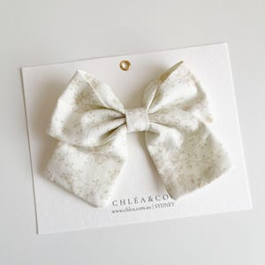 Elena Classic Bow
