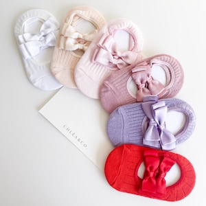 Kleine Ballerina Socken | Satinschleifensocke | Baby-Dusche-Geschenk | Willkommen Baby | Neugeborenen Geschenk | Boutique Baby | Erster Geburtstag
