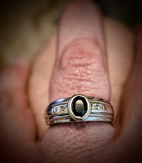 Vintage 1990s mens white gold Onyx ring
