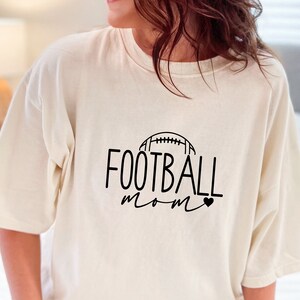 Football Mom Svg Png, Football T-Shirt, Football Mama Gifts, Football Love Svg, Football Svg, Football Cut File, Digital Craft File