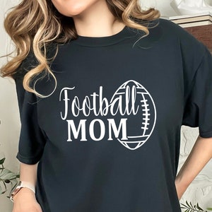 Football Mom Svg Png, Football T-Shirt, Football Mama Gifts, Football Love Svg, Football Svg, Football Cut File, Digital Craft File