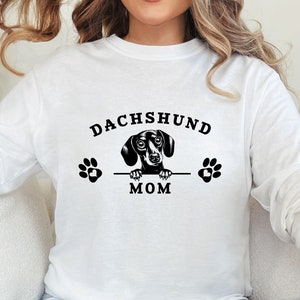 Dachshund Mom Svg Png, Dachshund Mom T-Shirt, Dog Mom Gifts, Dog Svg, Dachshund Svg, Dachshund Mom Cut File, Digital Craft File