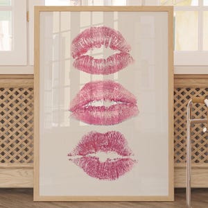 ピンクのアートプリント トレンディなウォールアート キス リップ ウォールアート 寮のウォールアート リッププリント プレッピー 寮 ガーリー プリント ファッション ウォールアート メイクアップ ウォールデコレーション