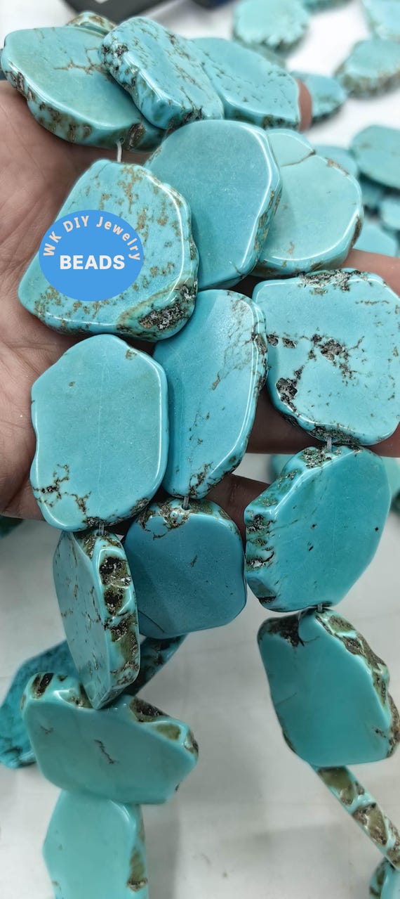 Cuentas turquesas surtidas en forma de losa: pepitas de piedras