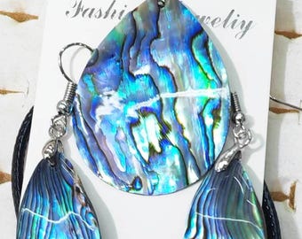 Collana Con Ciondolo Campanellino In Conchiglia Abalone Naturale Iridescente, Su Catena 46 Cm, In Scatola Regalo