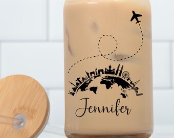 Tasse à café glacée personnalisée, tasse en verre de 16 oz, verre de canette de bière personnalisé avec couvercle et paille, tasse à café en canette en verre cadeau, amour de voyage