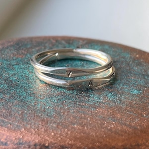 Anillo con iniciales personalizado ajustable, anillo de plata de ley 925, anillo con iniciales estampadas personalizadas, anillo abierto delicado apilable, anillo hecho a mano