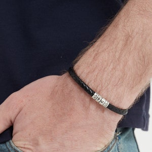 Pulsera personalizada para hombre, pulsera con mensaje de cuentas de plata con nombre grabado personalizado, regalo del Día del Padre de Navidad, pulsera hecha a mano para papá marido