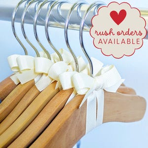 Ensemble de cintres en bois pour bébé, 0-3 mois, cintres pour chambre de bébé, cintres en bois, cadeau de shower de bébé, cintres personnalisés pour bébé