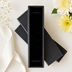 Boîte cadeau avec collier noir, rembourrage en mousse, boîte à bijoux de 7 pouces, petite boîte cadeau rectangle noire, boîte cadeau noire, emballage cadeau avec bracelet, petite boîte de Noël