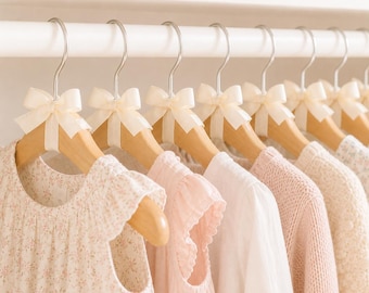 Baby Shower Hanger Welcome New Baby Gift Wood Baby Hanger Set Nursery Closet Organization Baby Clothes Hanger Nursery Hanger Infant Hanger