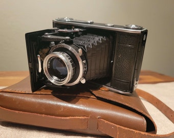 VINTAGE Voigtlander Bessa 66 Folding Camera | [Rare Color-Skopar Lens]