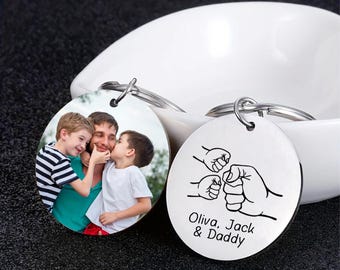 Personalised Fist Bump Keyring Gift for Daddy, Engraved Daddy Keyring, Daddy Birthday Gift, Dad Keyring Gift for Him, Father's Day Gifts