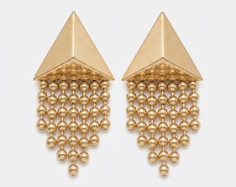 Pendientes llamativos vintage de los años 80 con forma de pirámide y flecos dorados, restaurados.