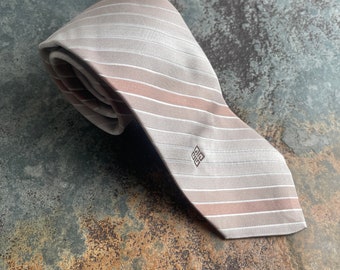 Vintage Givenchy: corbata a rayas beige, elegante diseñador de moda masculina. Estilo clásico, corbata de poliéster de alta calidad.