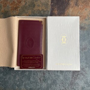 Cartier Card Wallet Auténtico para mujer / Accesorios vintage Diseñador Regalo de lujo para ella / Envío gratuito a todo el mundo / Cuero burdeos retro imagen 9