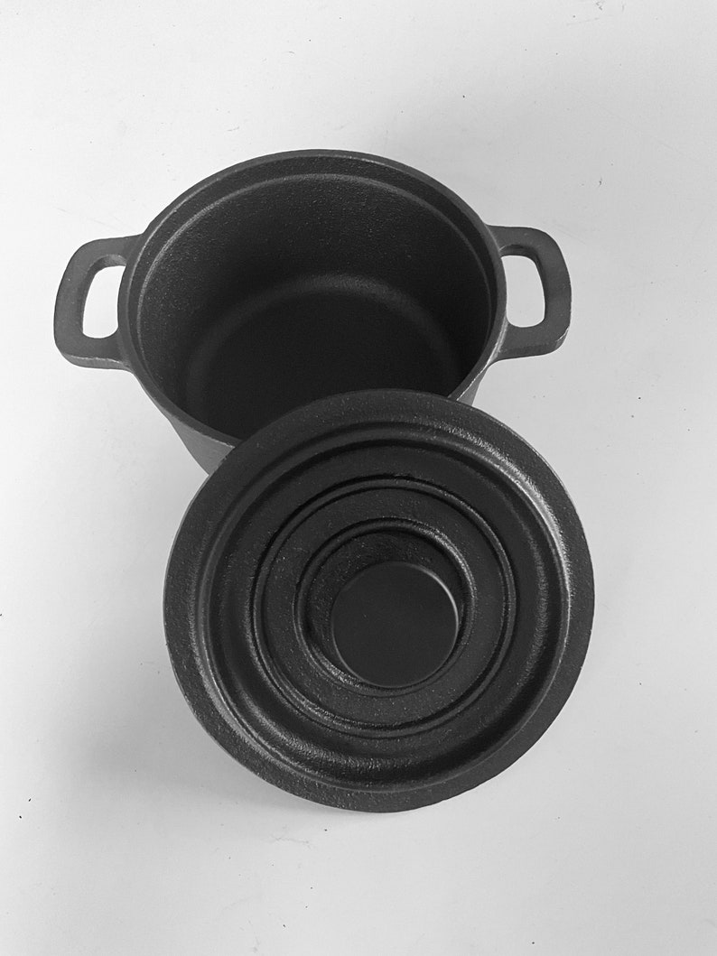 Mini cacerola de hierro fundido con tapa diámetro 14 cm imagen 5