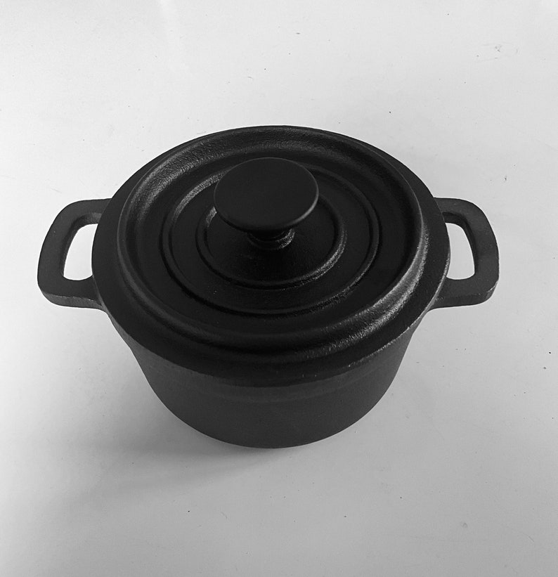 Mini cacerola de hierro fundido con tapa diámetro 14 cm imagen 6