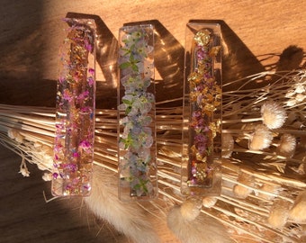 Elegant Resin Barrettes with Dried Flowers