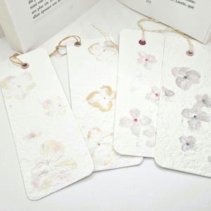 Segnalibro fatto a mano in carta riciclata, stampe di ortensie e acquerello. Possibilità di personalizzazione. Regalo per gli invitati al matrimonio, libri...