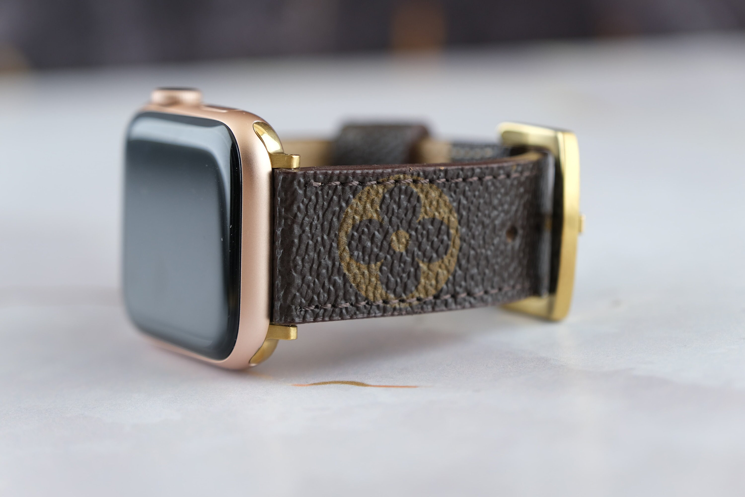 apple watch series 7 45mm band louis vuitton