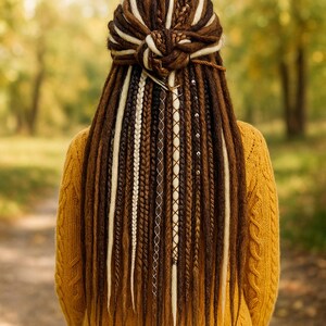 Dreadlock-Extensions in Mokkabraun und Milchblond – Synthetische Boho-Doppelend-Dreads Bild 17