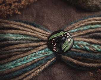 Holz Dreadlock Krawatte mit echten Farn Blättern in Harz - Boho Haarhalter