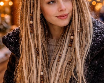 Dirty Blonde Mixed Tones Dreads – DE Synthetic Extensions