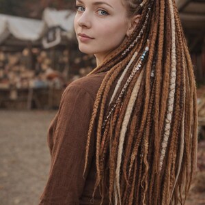 Dreadlock-Extensions in Mokkabraun und Milchblond – Synthetische Boho-Doppelend-Dreads Bild 3